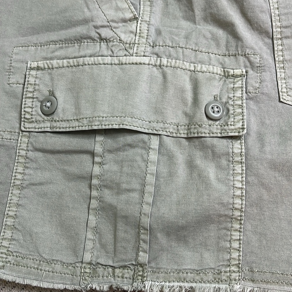 American Eagle Outfitters 90’s boyfriend short Cargo Shorts Relaxed Fit, Size 18 - Picture 16 of 17